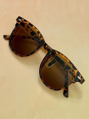Free People Tortoiseshell Retro Boho Classic Round Sunglasses - Brown Lenses